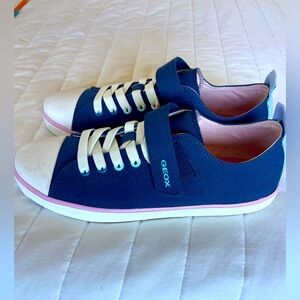 GEOX  J Gisli  textile  navy sneakers Size 6 US
